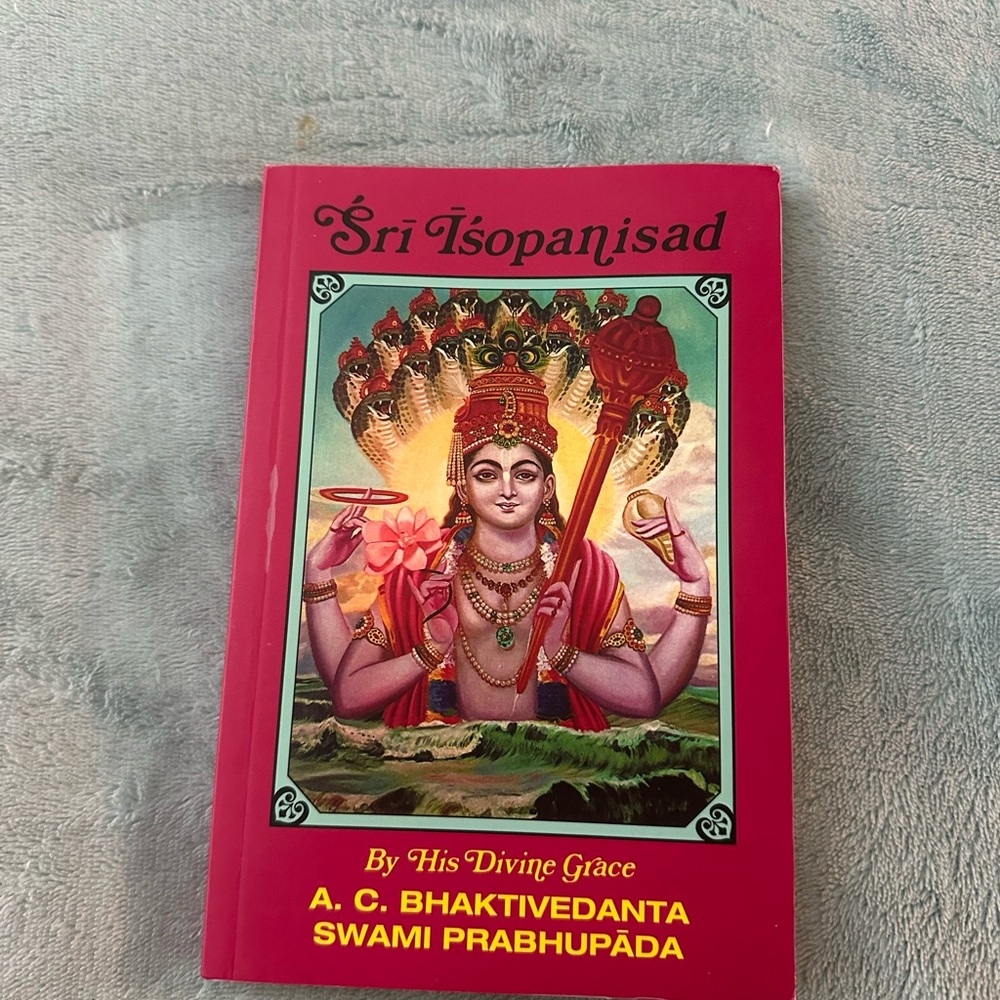 Sri Isopanisad by A.C. Bhaktivedanta Swami Prabhupada